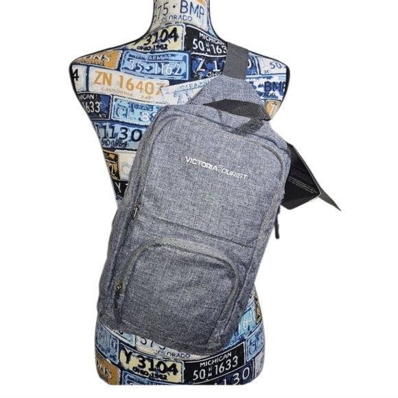 Victorinox Other - NEW Victoria Tourist Sling Bag Convertible